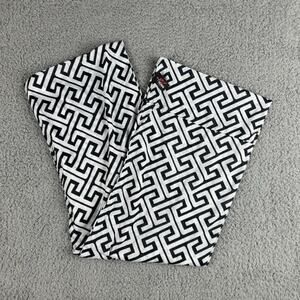 Shop Pop Fashion Women's Interlocking Chain Square Pattern Scarf With Zipper